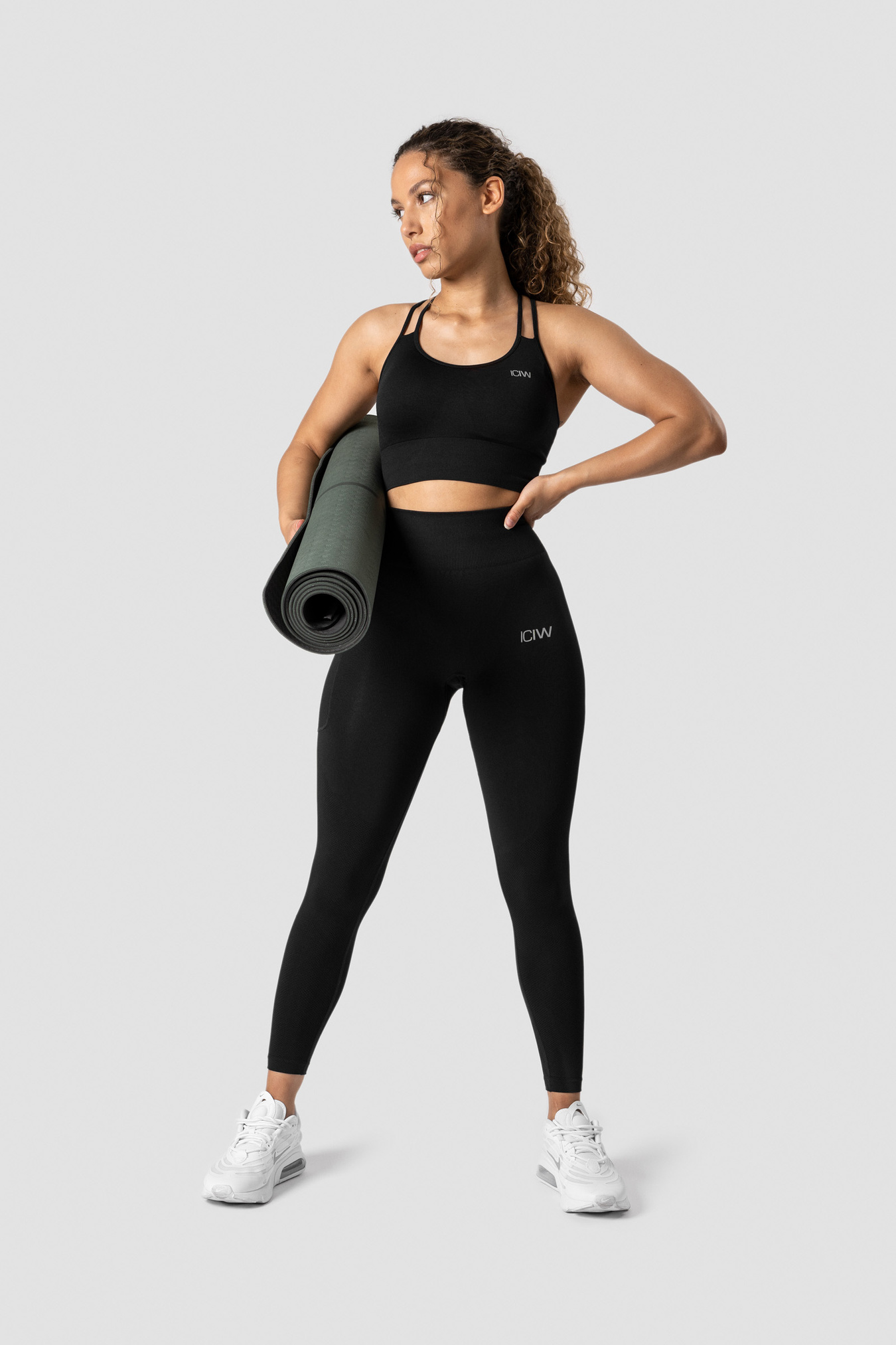 Define Seamless Sports Bra Black - image 8